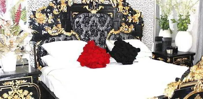 Venetian 3*